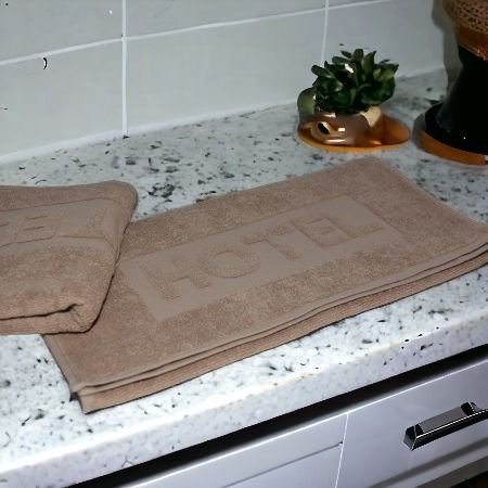 Peškir Hotel Braon 50x100 500 g/m2