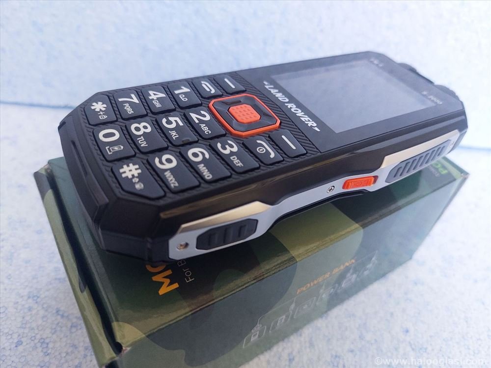 Land rover Q6 mobilni telefon - Slika 2