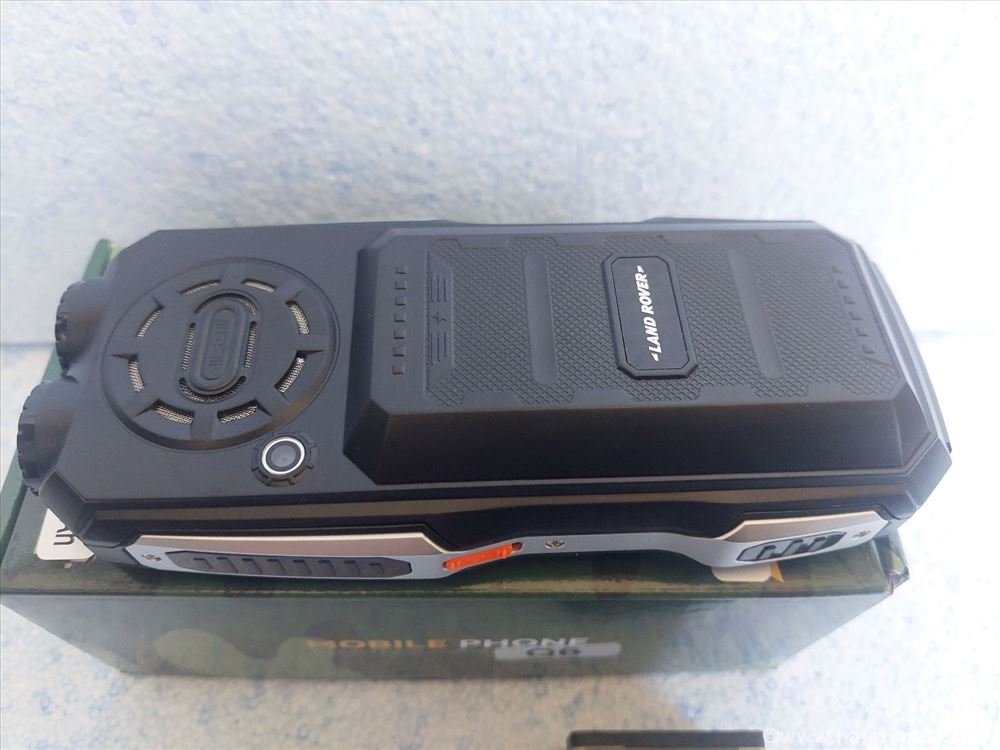 Land rover Q6 mobilni telefon - Slika 3